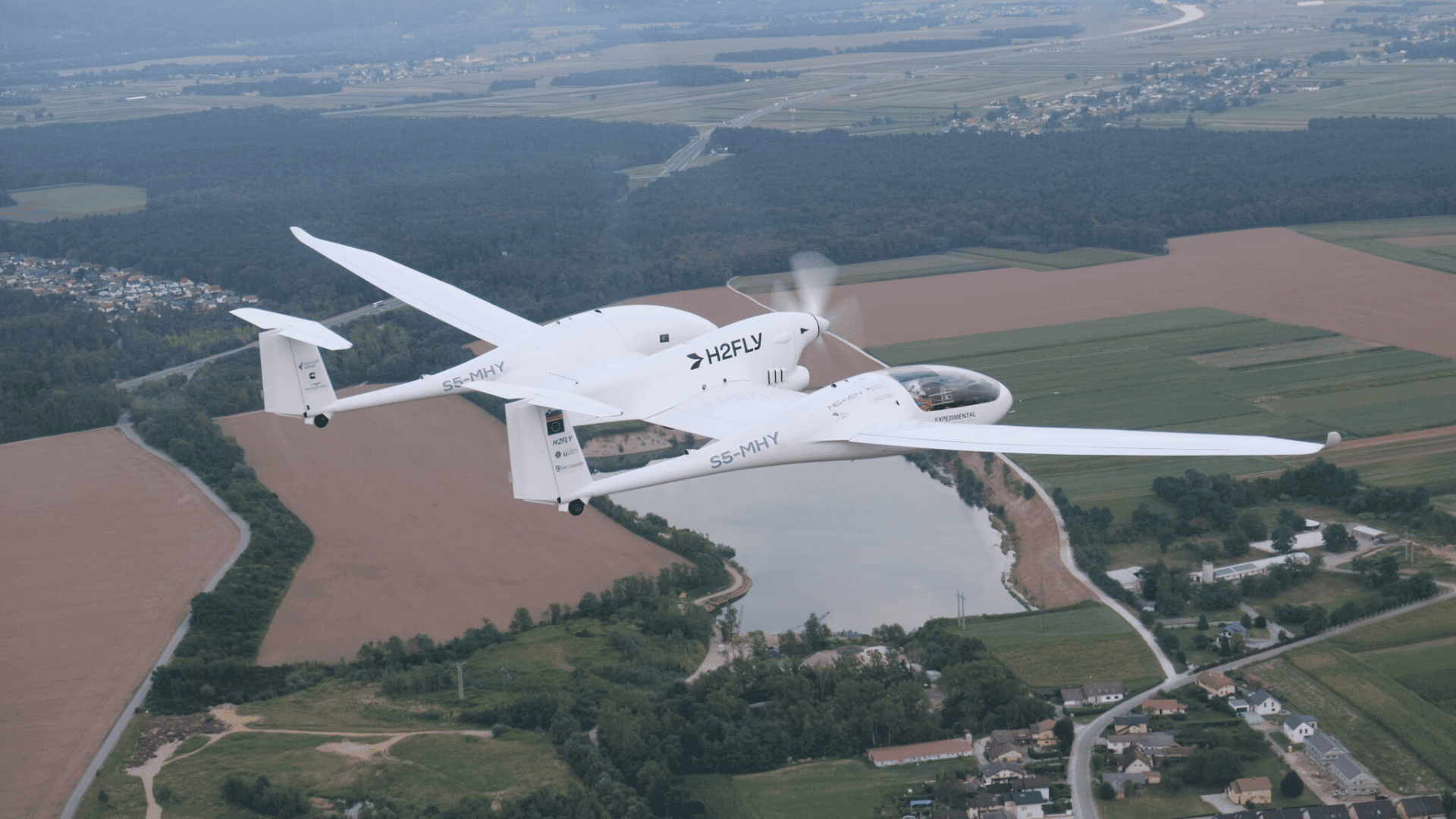 H2FLY's liquid hydrogen-powered flight; Photo Credit: H2FLY