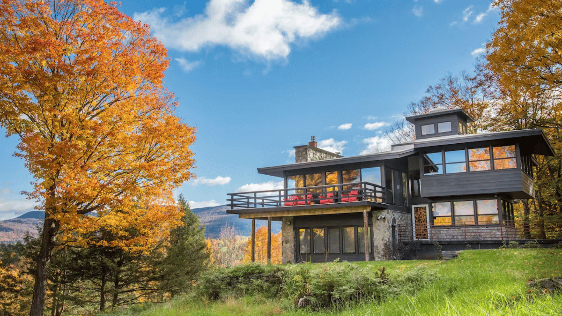 Newly Renovated Modern Mountain House - Warren, VT for fall vacation rental