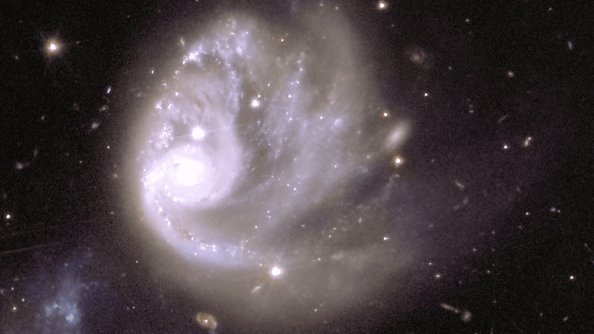 Spiral galaxy ESO 364-G036 appears in detail; Photo: ESA : Euclid : Euclid Consortium : NASA, CEA Paris-Saclay, image processing by J.-C. Cuillandre, E. Bertin, G. Anselmi